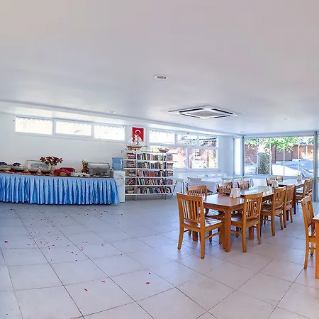 Ξενοδοχείο Kamer 4*
